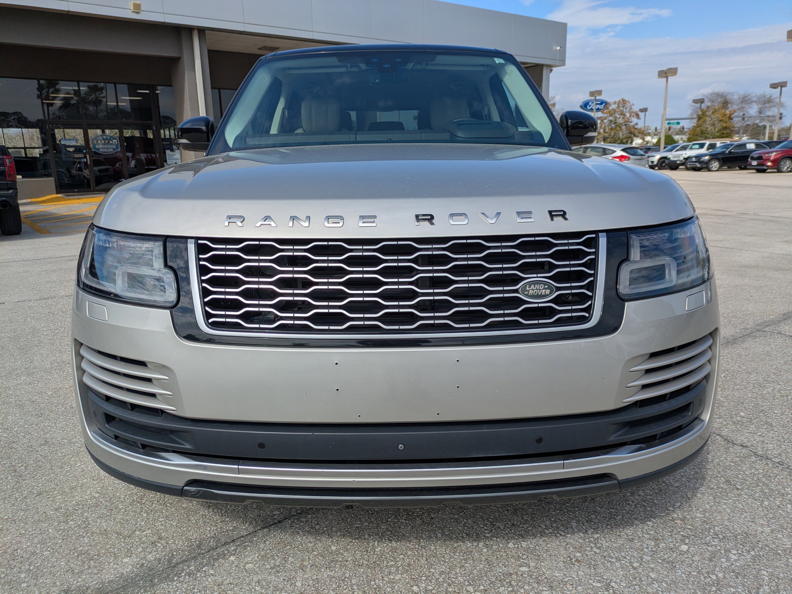 Used 2018 Land Rover Range Rover HSE image 9