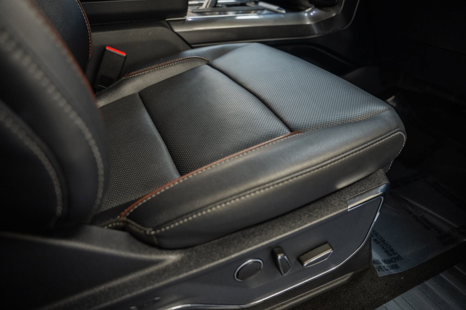 Used 2023 Ford F150 Lariat w/ Equipment Group 502A High image 37