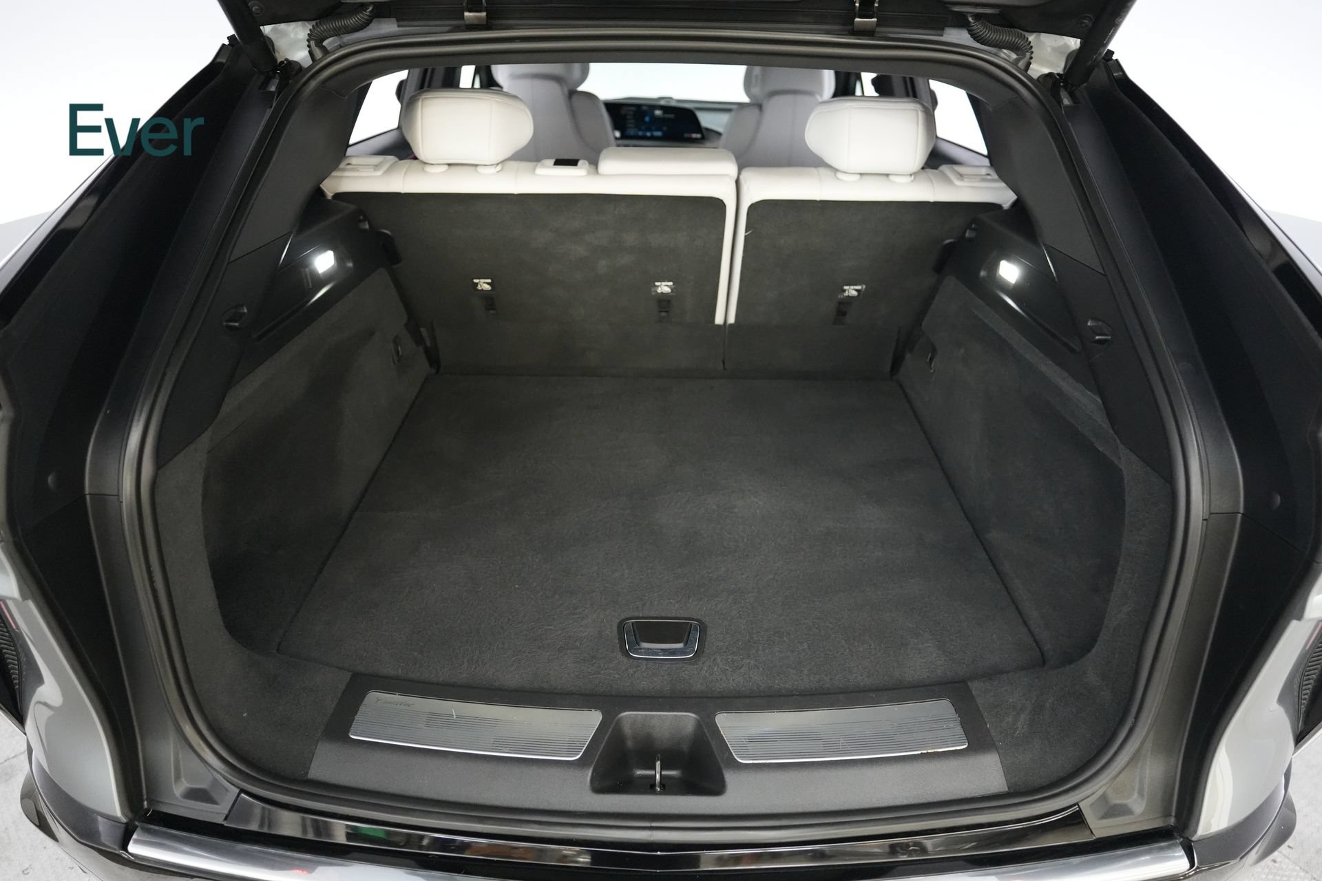 Used 2024 Cadillac Lyriq Luxury RWD image 8