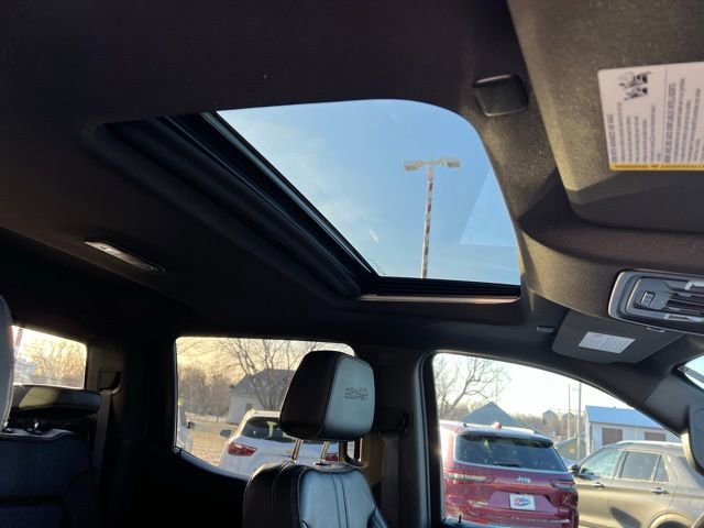 Used 2021 Chevrolet Silverado 1500 High Country image 14