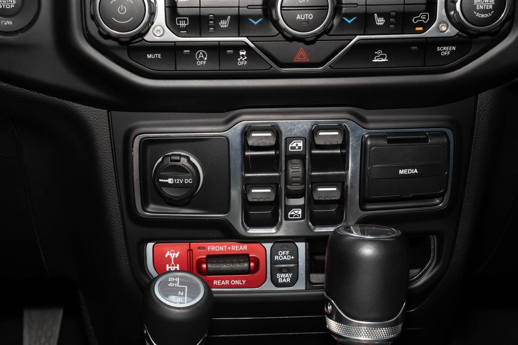 Used 2023 Jeep Gladiator Rubicon w/ Cold Weather Group AWD/4WD image 20