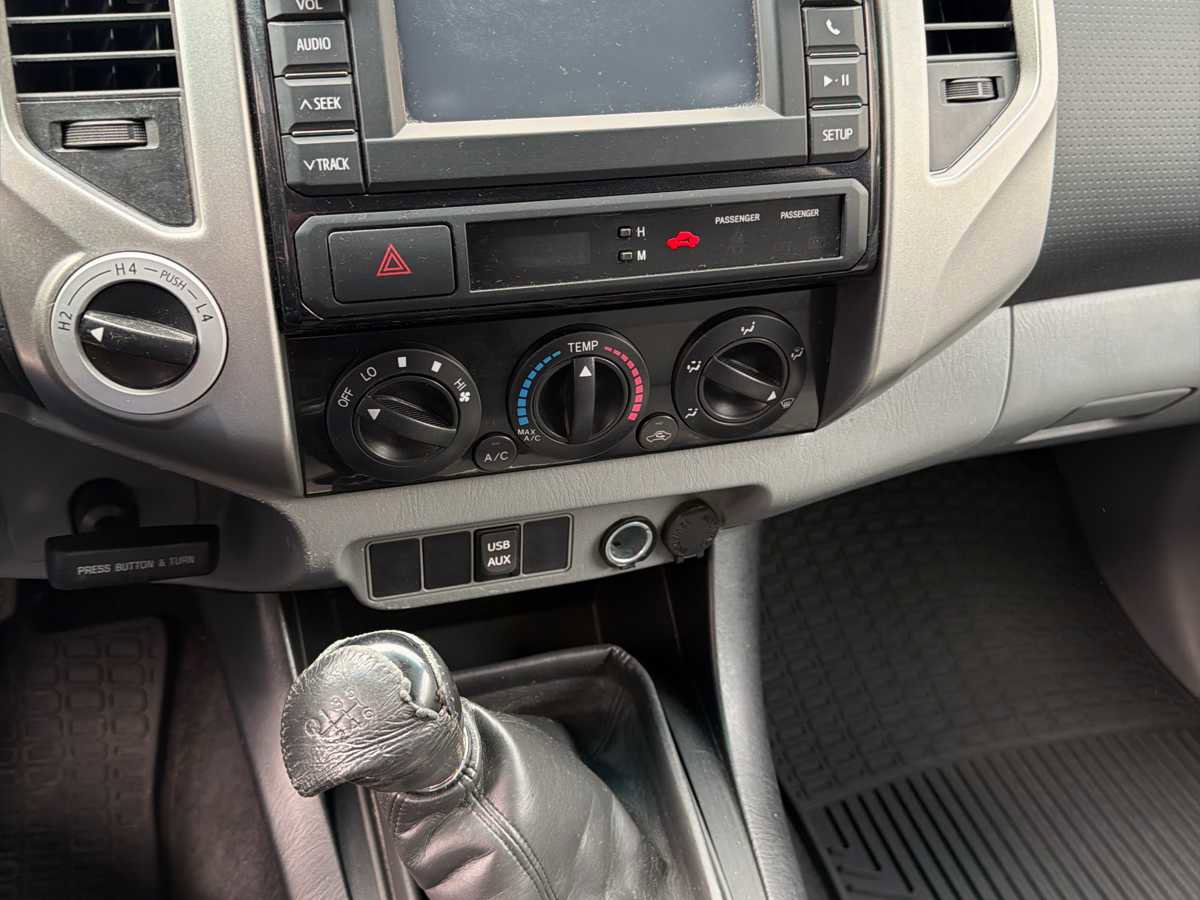 Used 2013 Toyota Tacoma 4x4 Double Cab w/ SR5 Pkg image 28