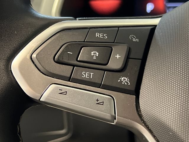 Certified 2023 Volkswagen Tiguan SE R-Line FWD image 20