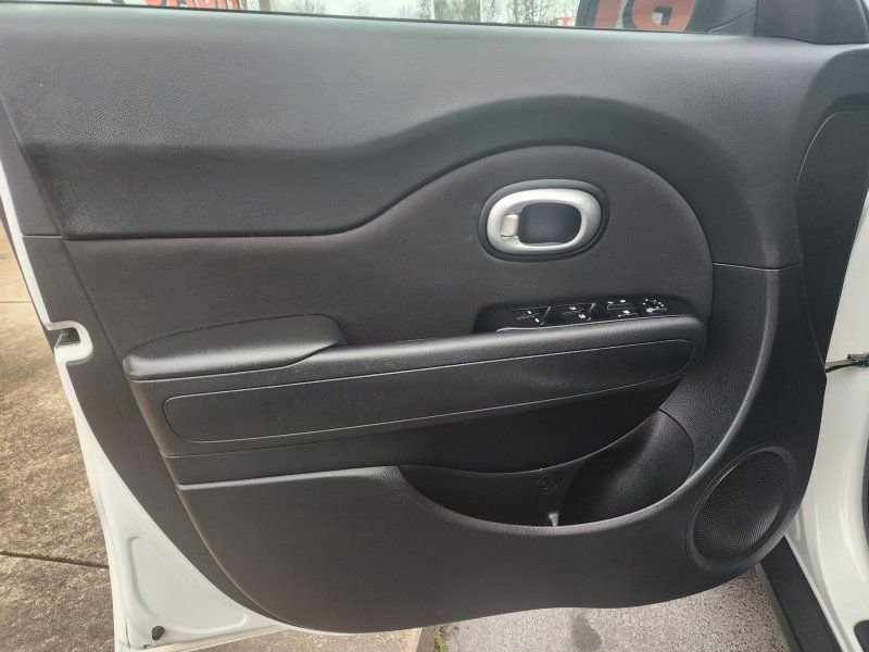 Used 2016 Kia Soul + w/ Designer's Package image 6