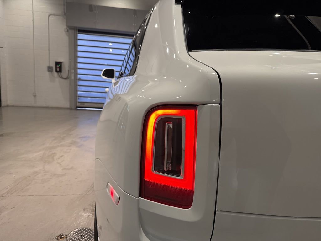 Used 2020 Rolls-Royce Cullinan AWD/4WD image 19