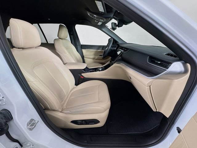 Used 2024 Jeep Grand Cherokee Limited image 33