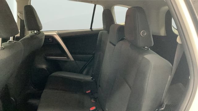 Used 2016 Toyota RAV4 LE AWD/4WD image 12