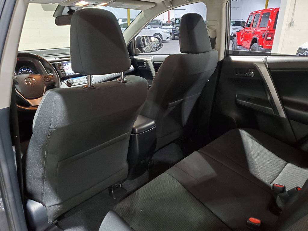 Used 2018 Toyota RAV4 XLE FWD image 22