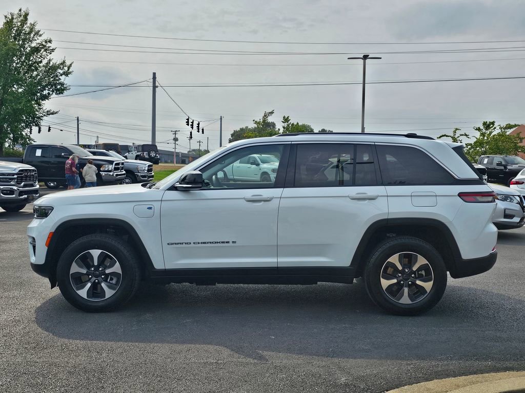 Used 2023 Jeep Grand Cherokee 4WD 4xe image 10