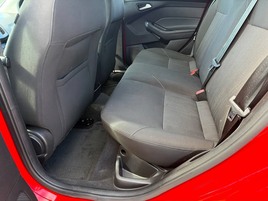 Used 2015 Ford Focus SE FWD image 17