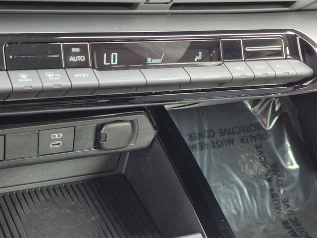 Certified 2025 Toyota Prius LE AWD/4WD image 22