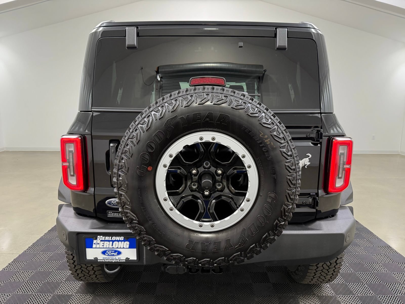New 2025 Ford Bronco Outer Banks w/ Sasquatch Package image 5