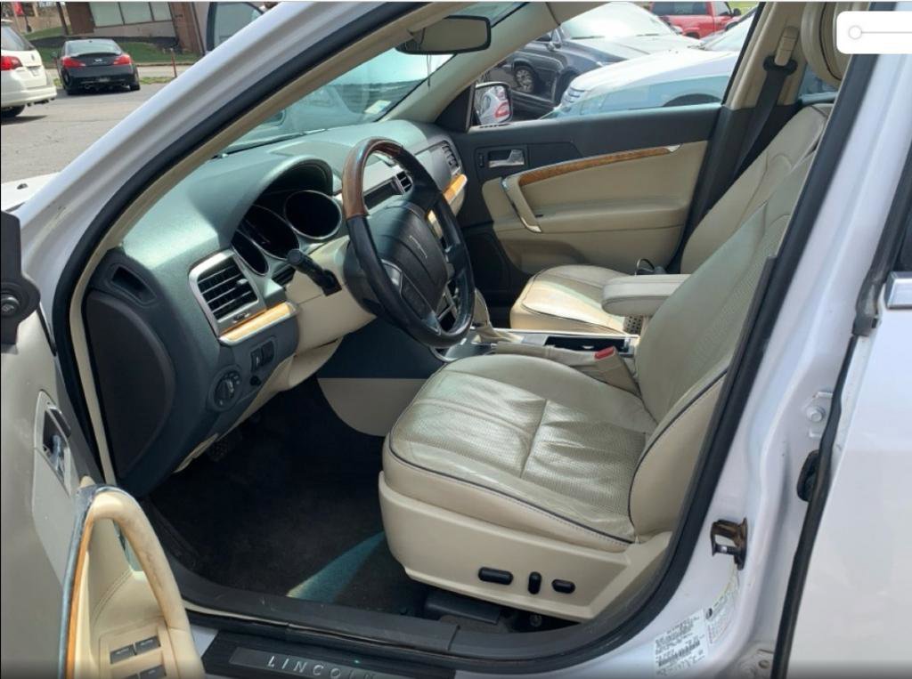 Used 2012 Lincoln MKZ FWD image 29