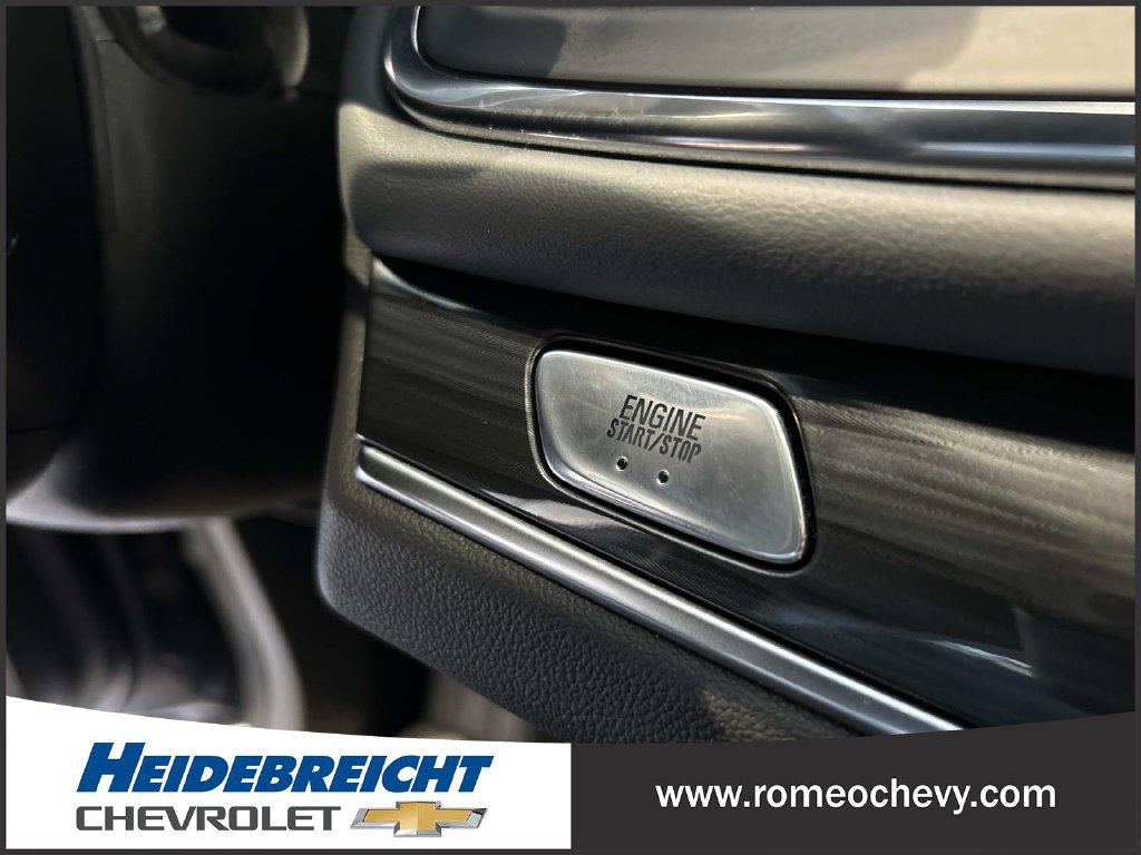Used 2024 Buick Enclave Essence w/ Sport Touring Edition FWD image 30