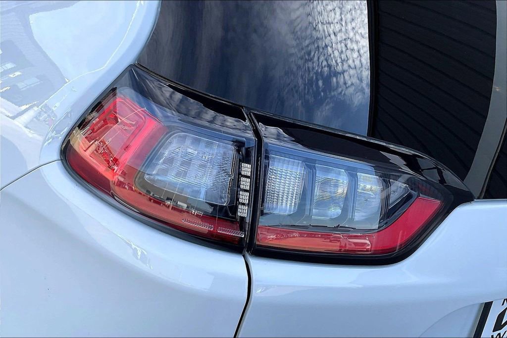 Used 2023 Jeep Cherokee Altitude Lux image 28