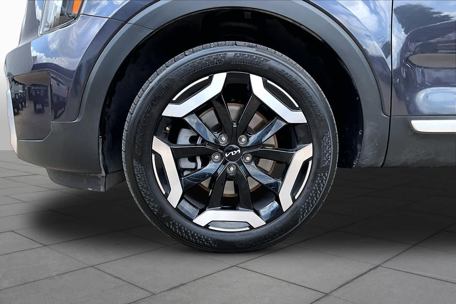 Used 2025 Kia Telluride S FWD image 10