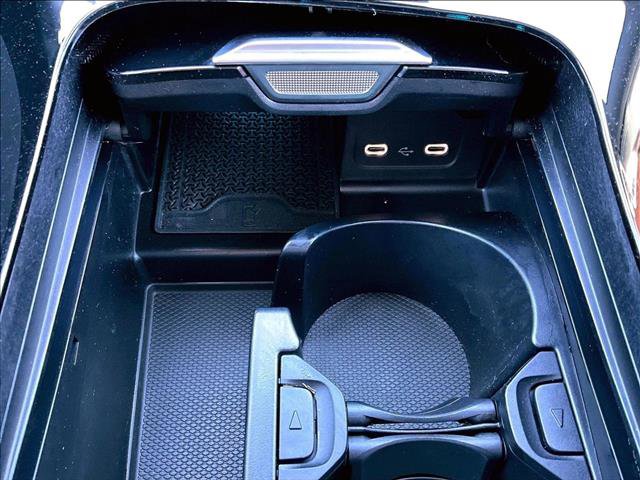 Used 2025 Mercedes-Benz C 300 Sedan image 26