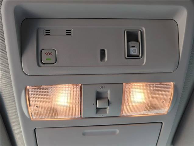 Used 2024 Nissan Titan SV w/ SV Convenience Package RWD image 23