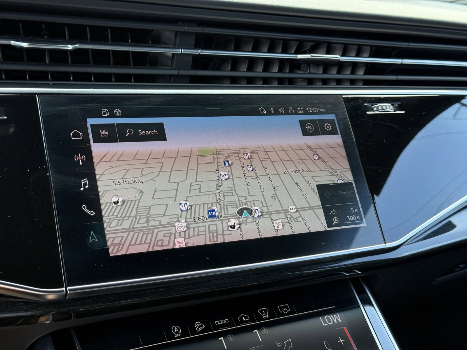 Used 2021 Audi Q8 Prestige image 20