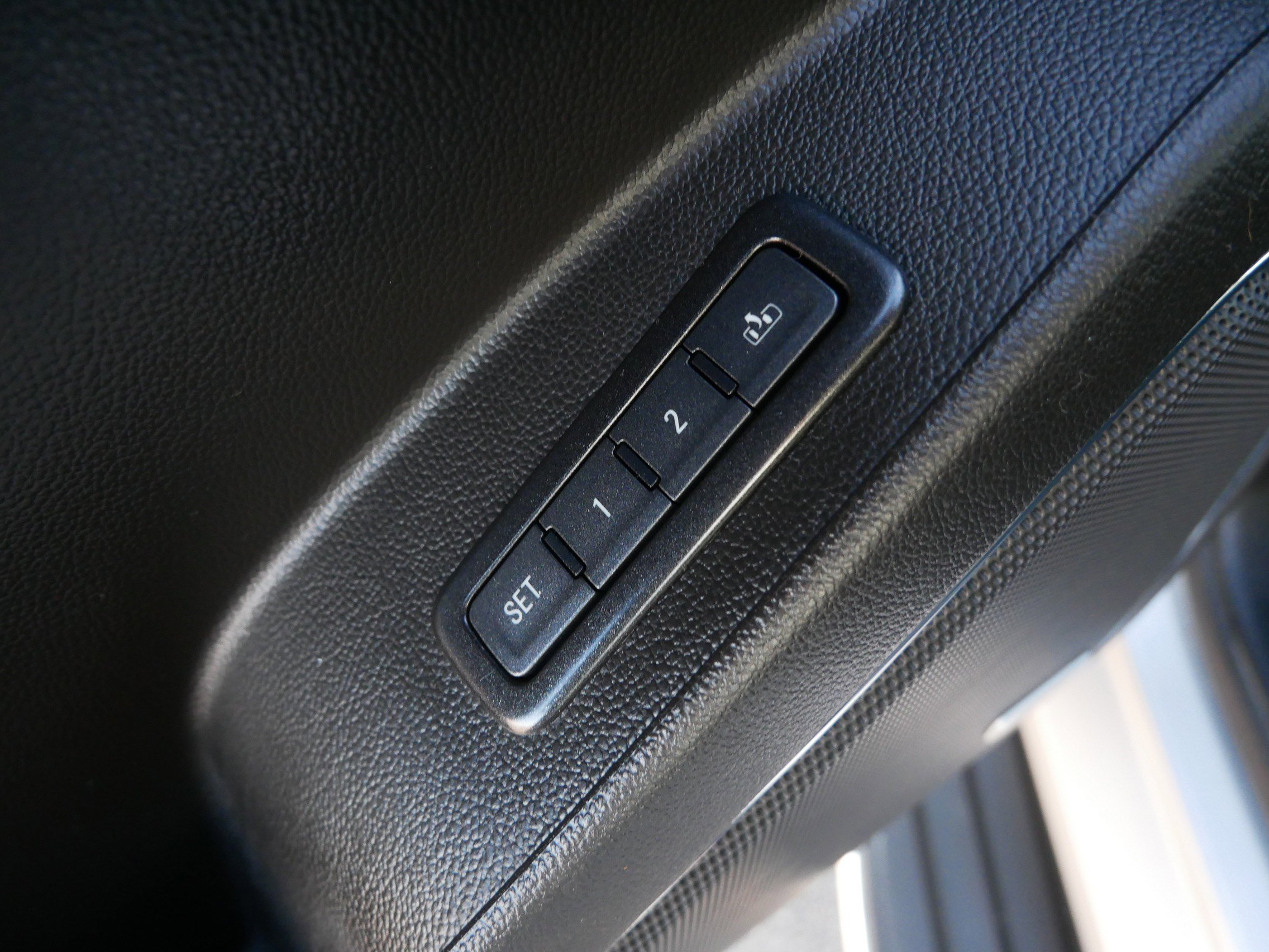 Used 2017 GMC Yukon SLT w/ HD Trailering Package image 21