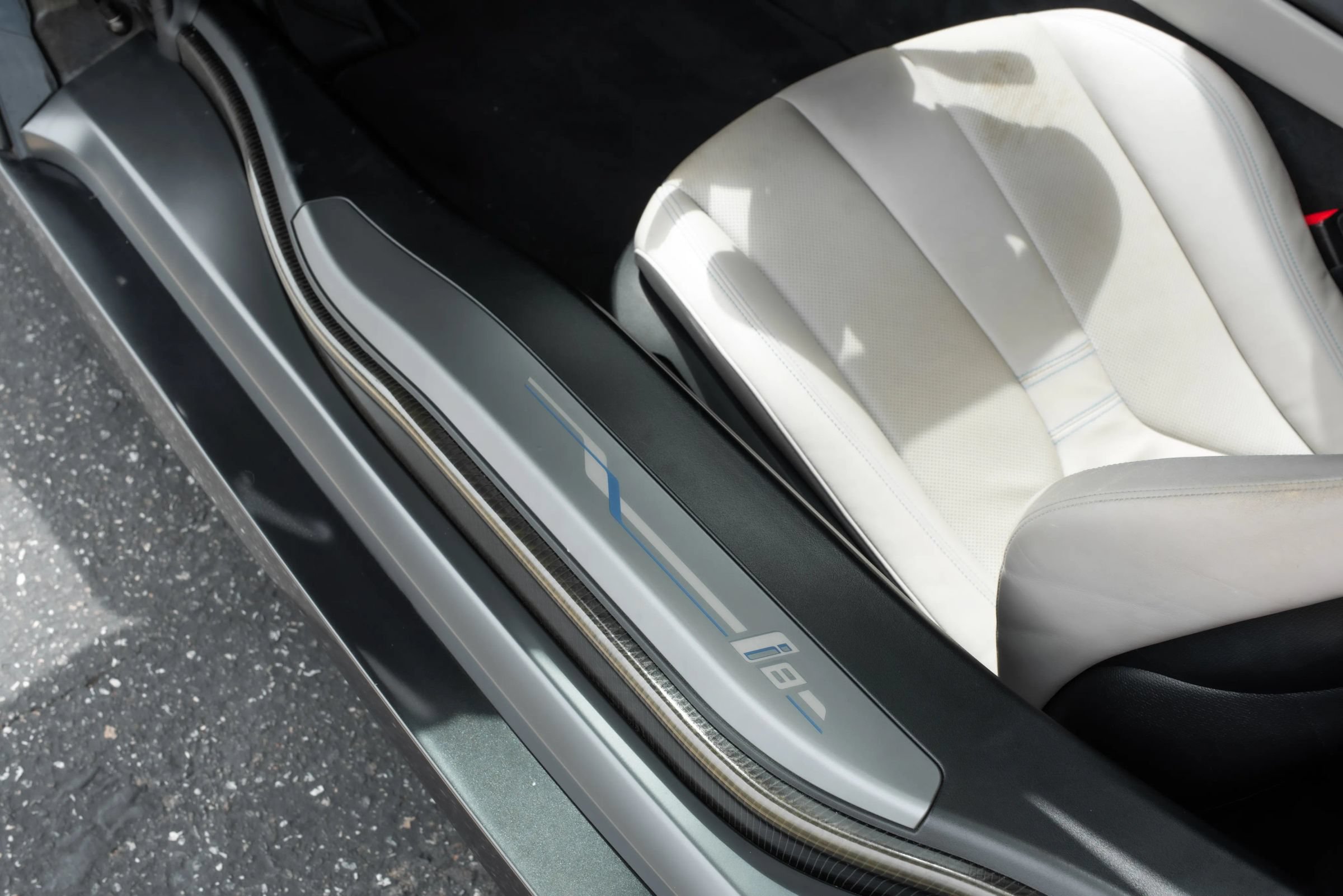 Used 2015 BMW i8 AWD/4WD image 19