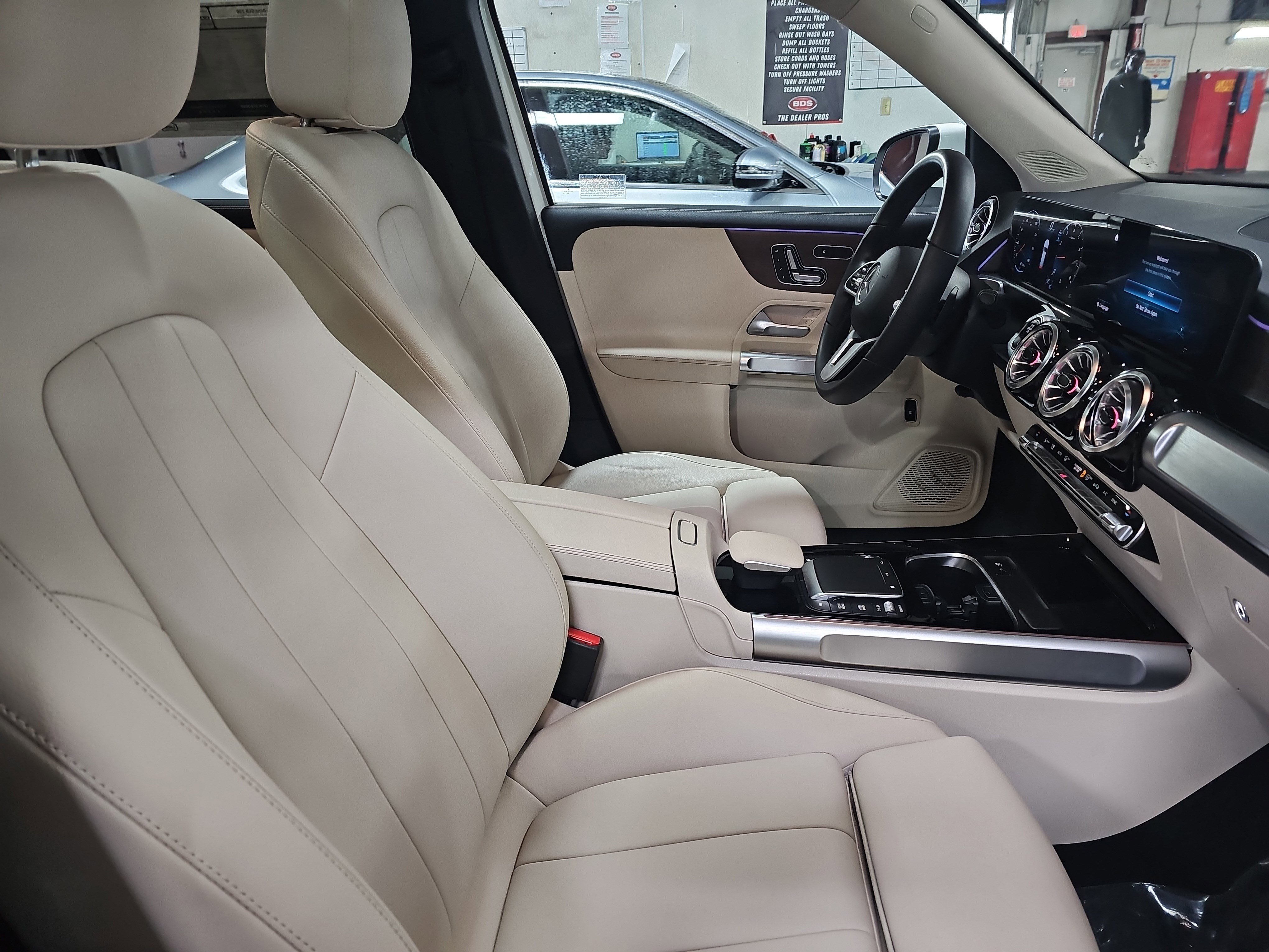 Certified 2023 Mercedes-Benz GLB 250 image 11