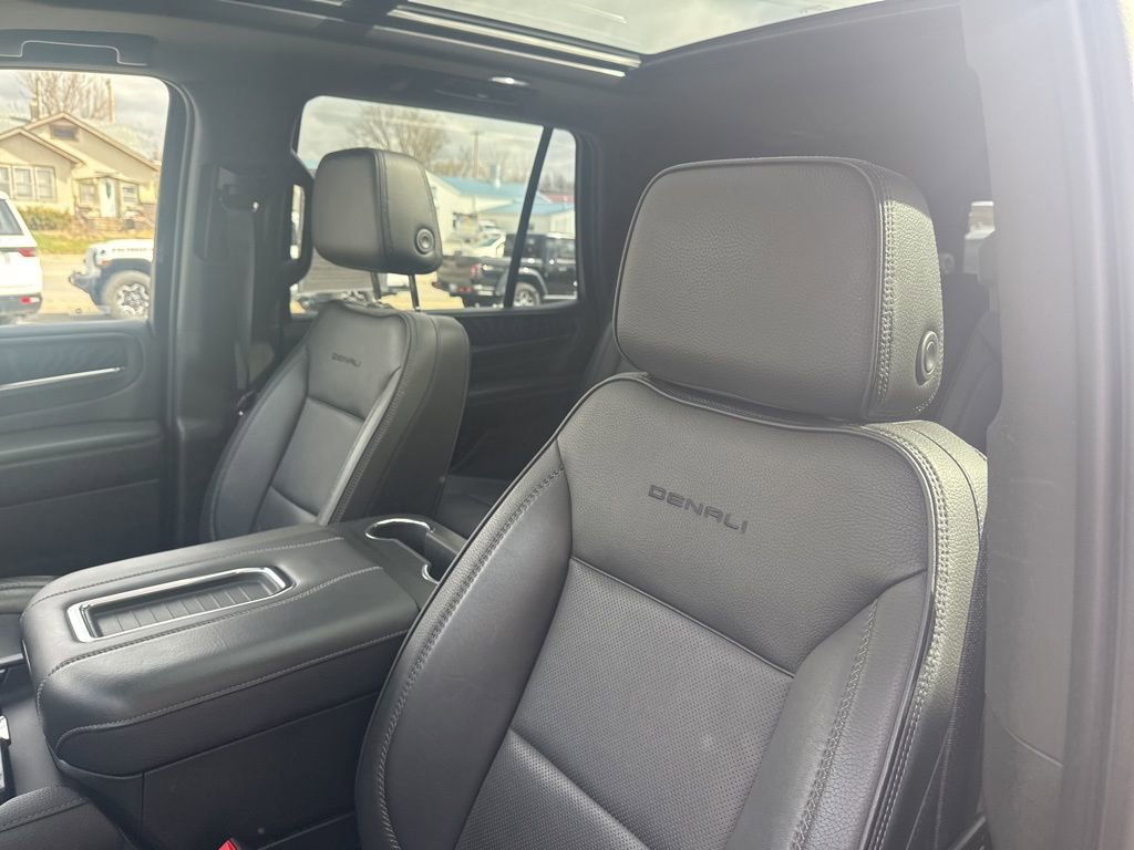 Used 2023 GMC Yukon Denali image 17