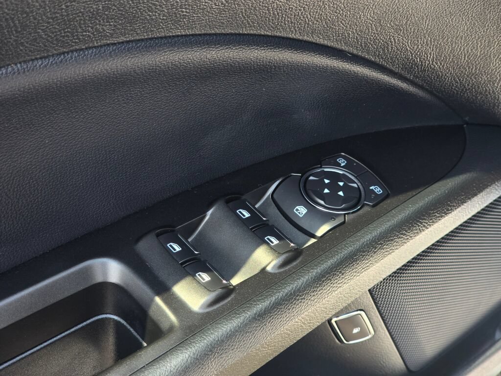 Used 2017 Ford Fusion Energi SE FWD image 21