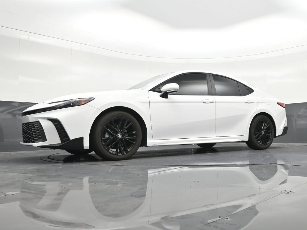 Used 2026 Toyota Camry SE FWD image 23