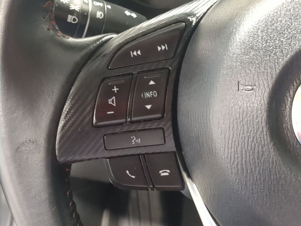 Used 2015 MAZDA MAZDA3 i Touring w/ Technology Package image 27