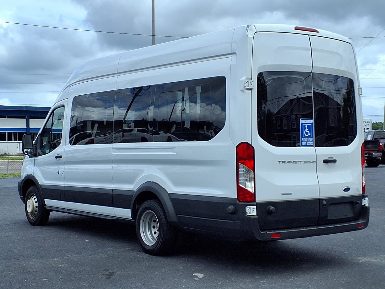 Used 2016 Ford Transit 350 XL image 4