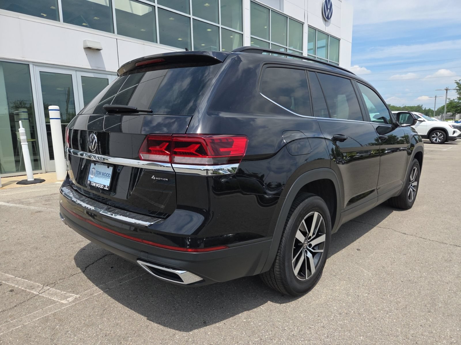 Used 2023 Volkswagen Atlas SE AWD/4WD image 6