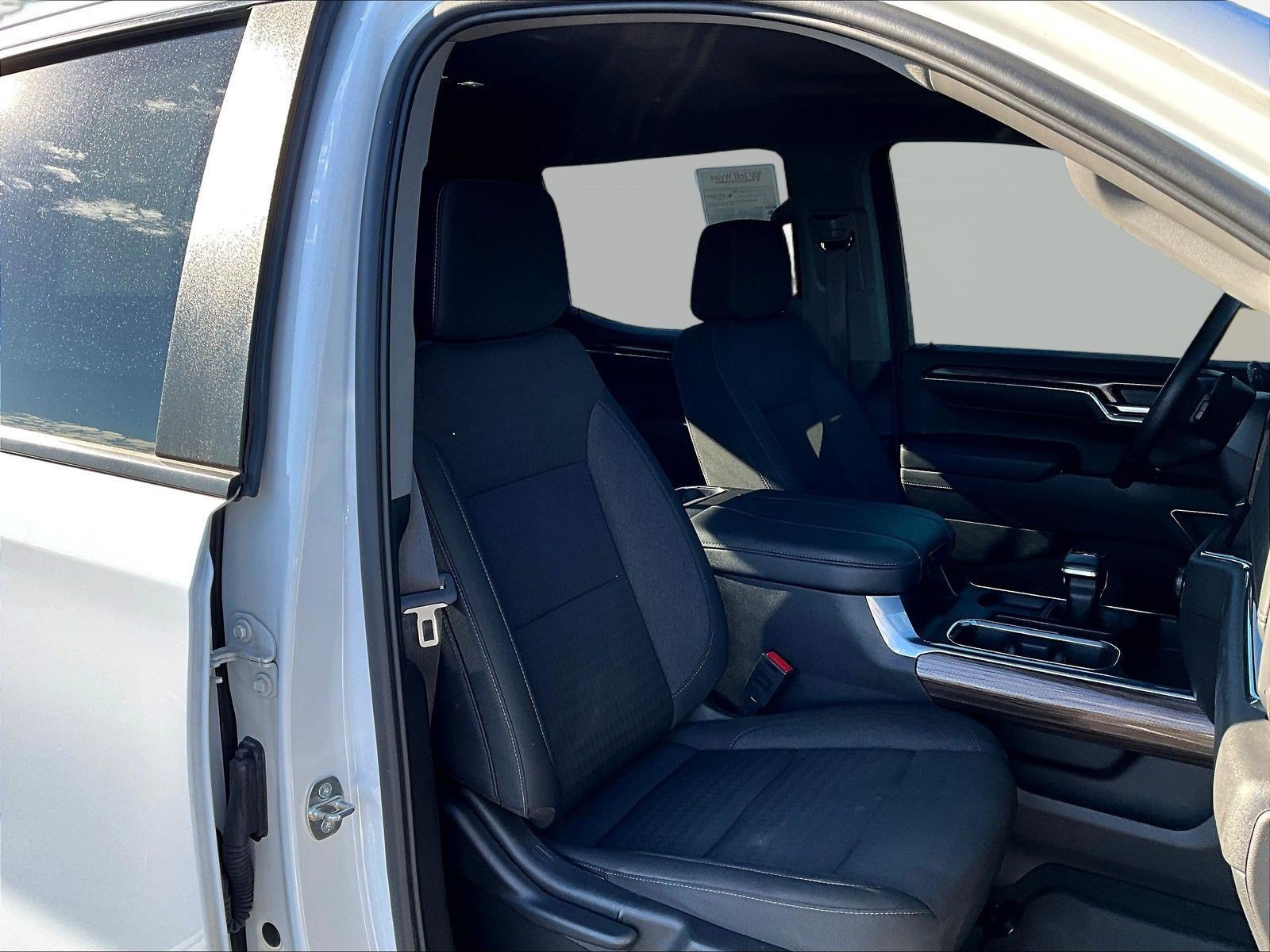 Used 2024 Chevrolet Silverado 1500 LT Trail Boss w/ Convenience Package II AWD/4WD image 29