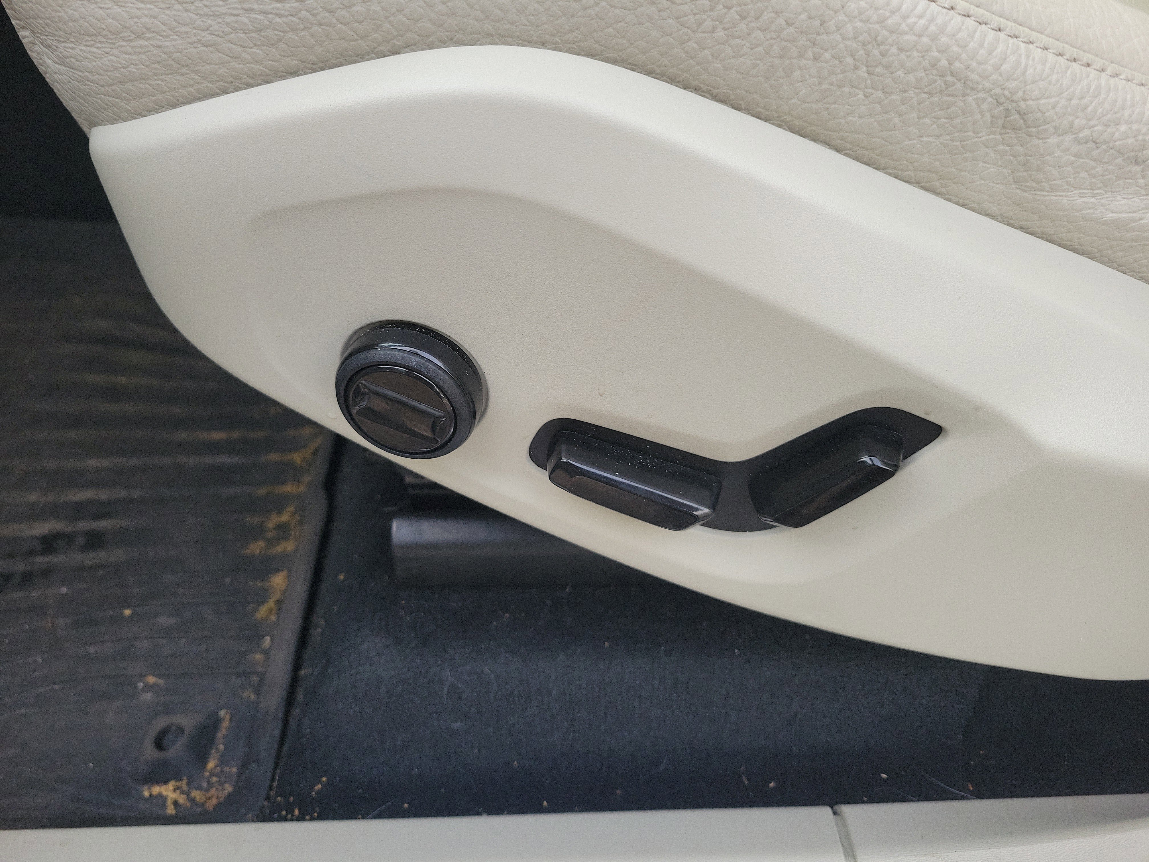 Used 2024 Volvo XC90 B6 Plus w/ Protection Package Premier image 24