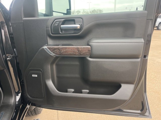 Used 2023 GMC Sierra 3500 Denali w/ Denali Black Diamond Edition image 57