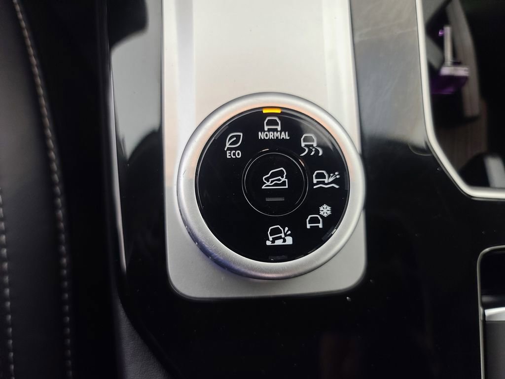 Used 2025 Mitsubishi Outlander SE AWD/4WD image 34