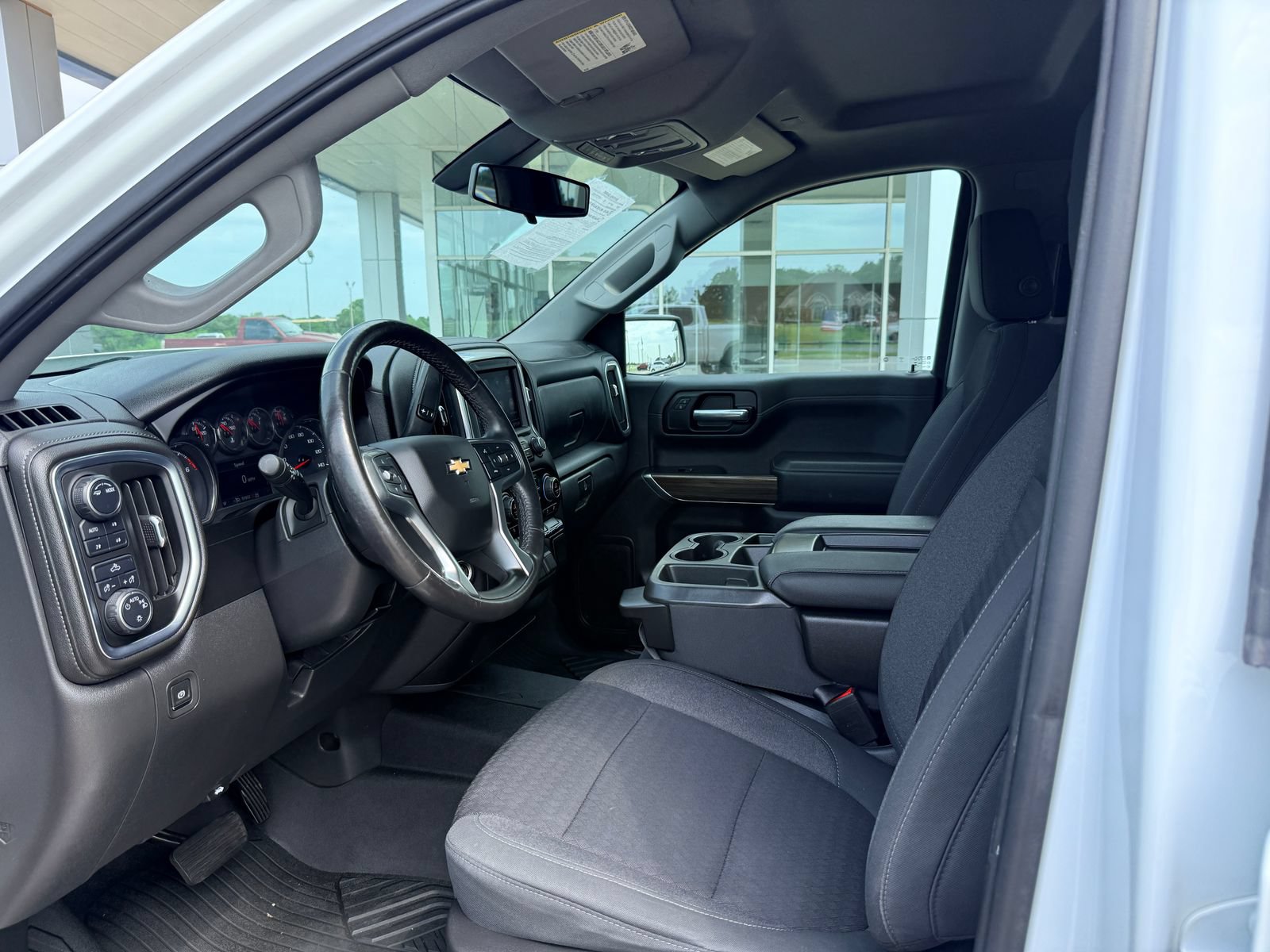 Used 2020 Chevrolet Silverado 1500 LT w/ Texas Edition AWD/4WD image 8