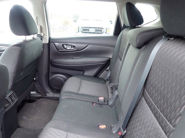 Used 2019 Nissan Rogue SV image 11