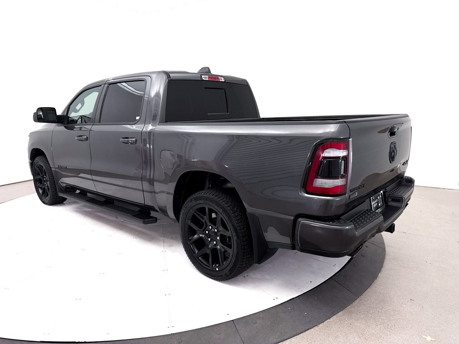Used 2020 RAM 1500 Sport w/ Level 2 Equipment Goup w/2_L AWD/4WD image 17
