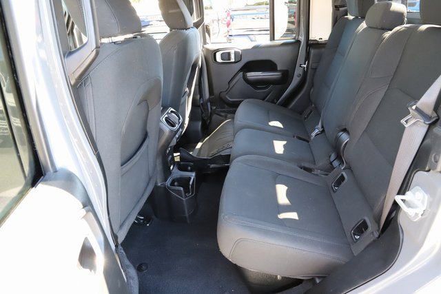 Used 2021 Jeep Gladiator Sport image 16