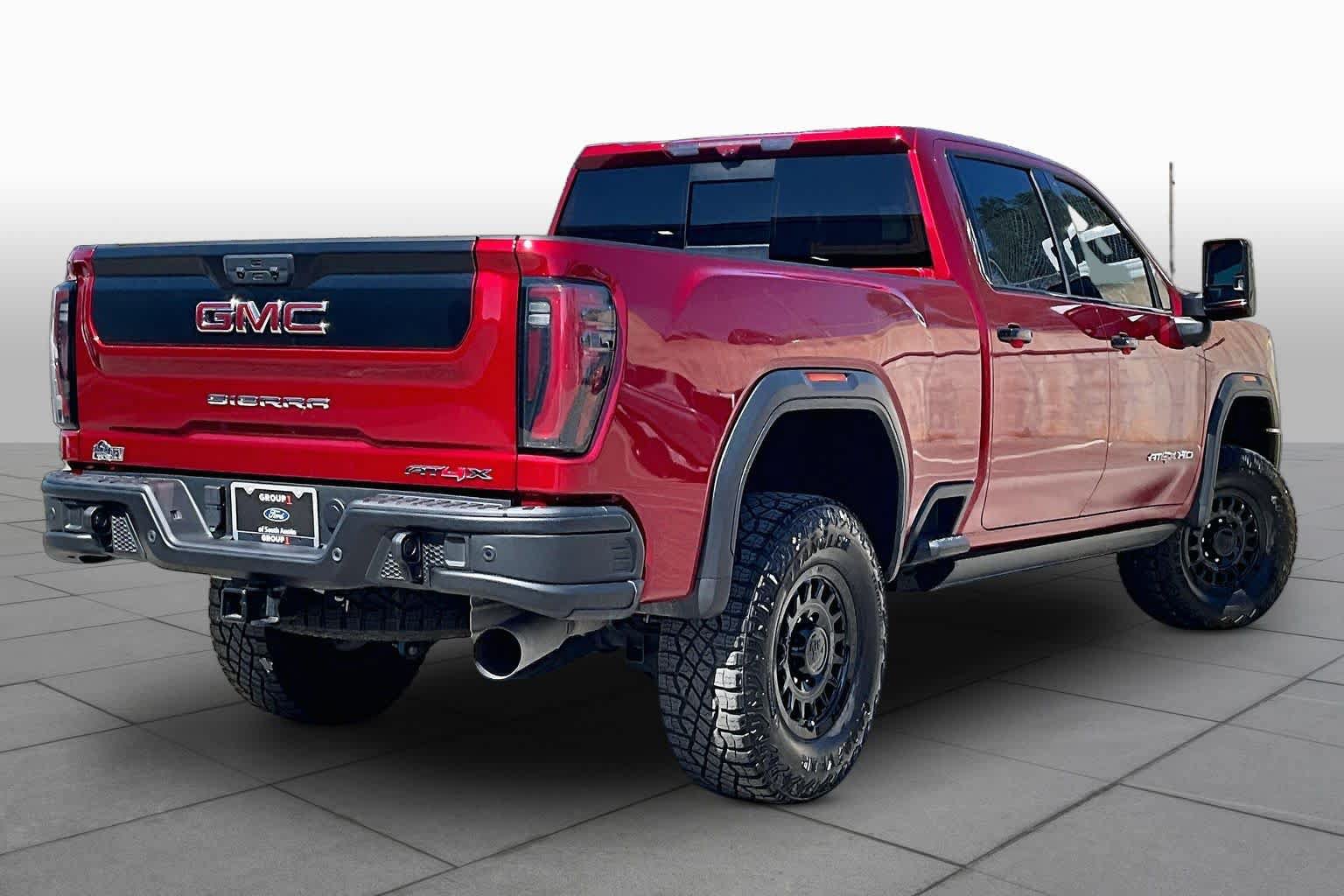 Used 2025 GMC Sierra 2500 AT4X w/ AT4X AEV Edition AWD/4WD image 7