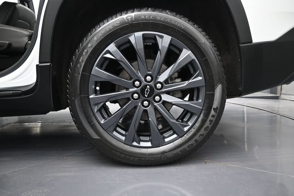 Used 2022 Chevrolet Traverse RS FWD image 14