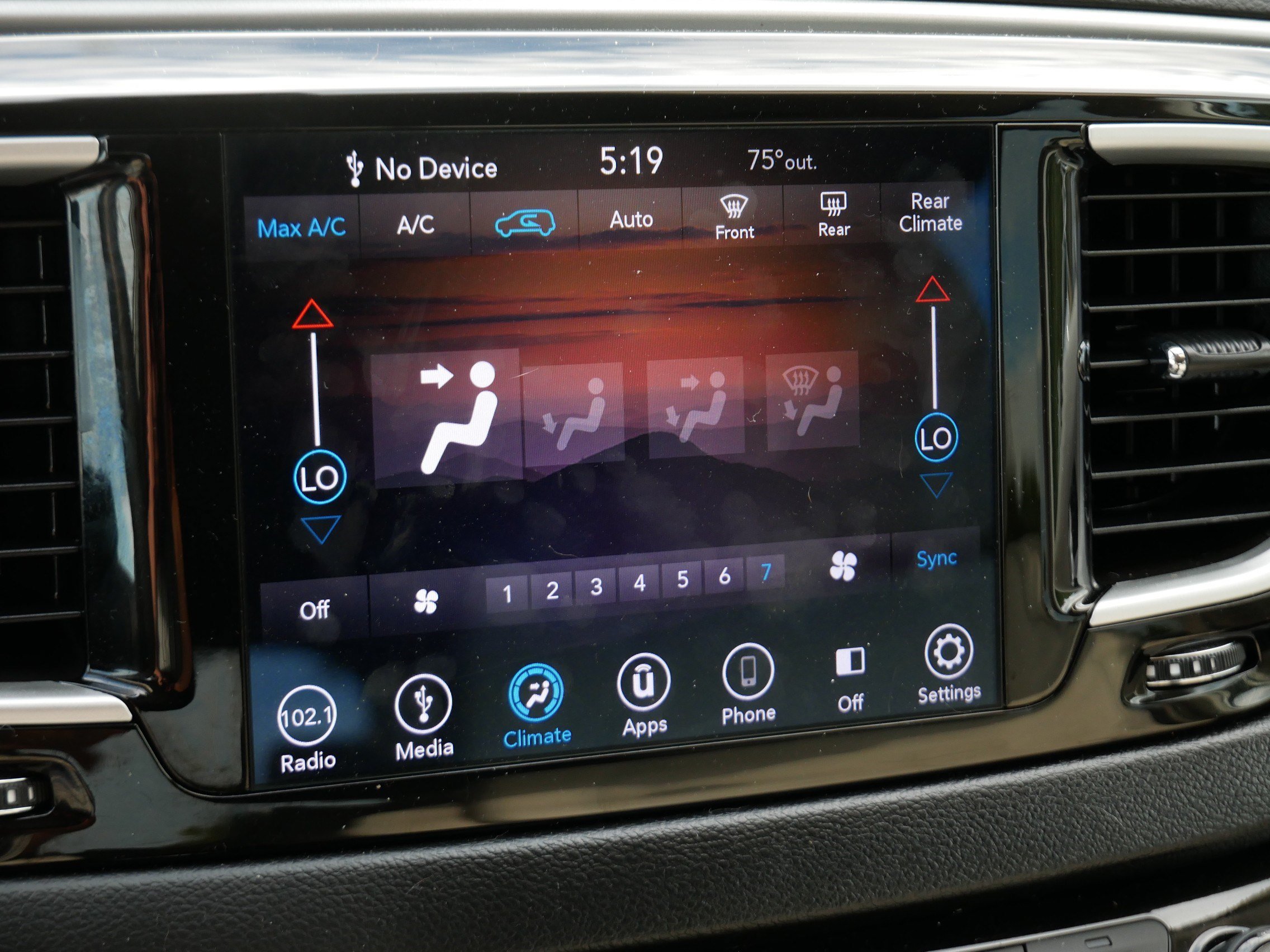 Used 2018 Chrysler Pacifica Touring Plus FWD image 22
