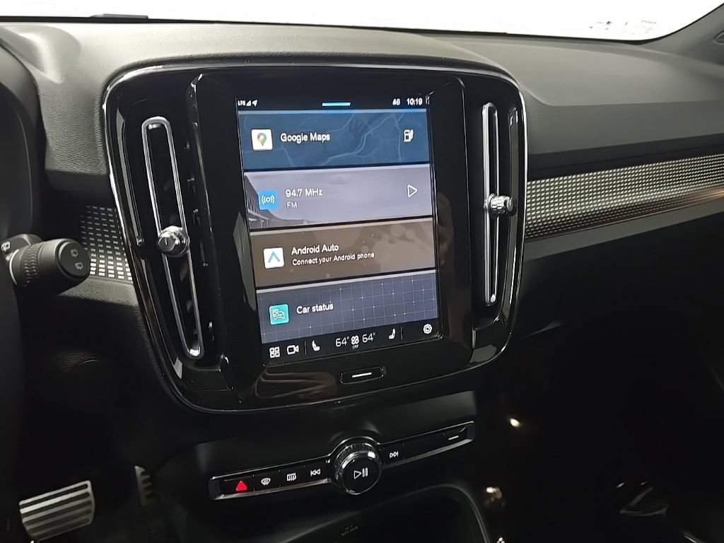 Used 2022 Volvo XC40 P8 Recharge Plus image 26