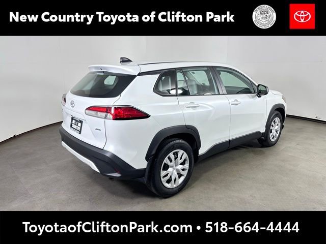 Used 2023 Toyota Corolla Cross L image 3