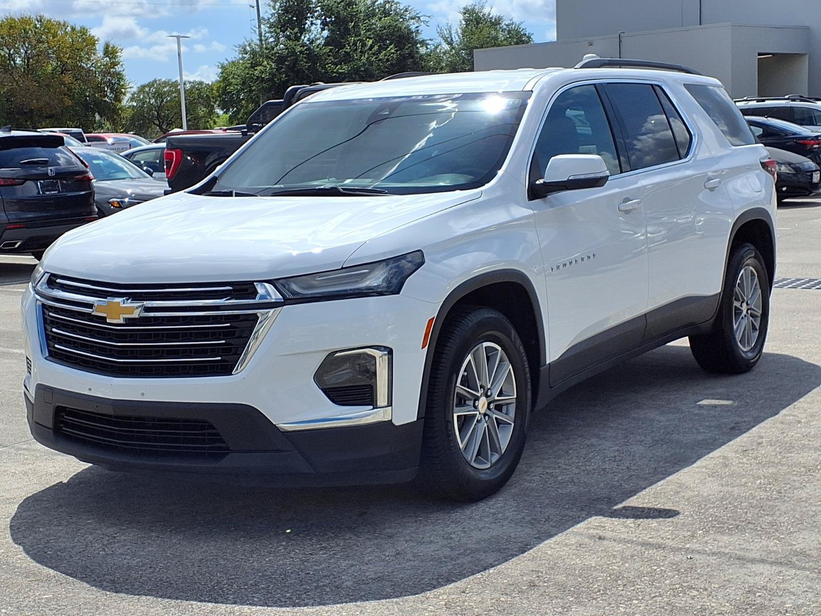 Used 2023 Chevrolet Traverse LT FWD image 23