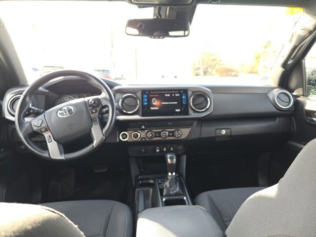 Used 2019 Toyota Tacoma TRD Sport image 10