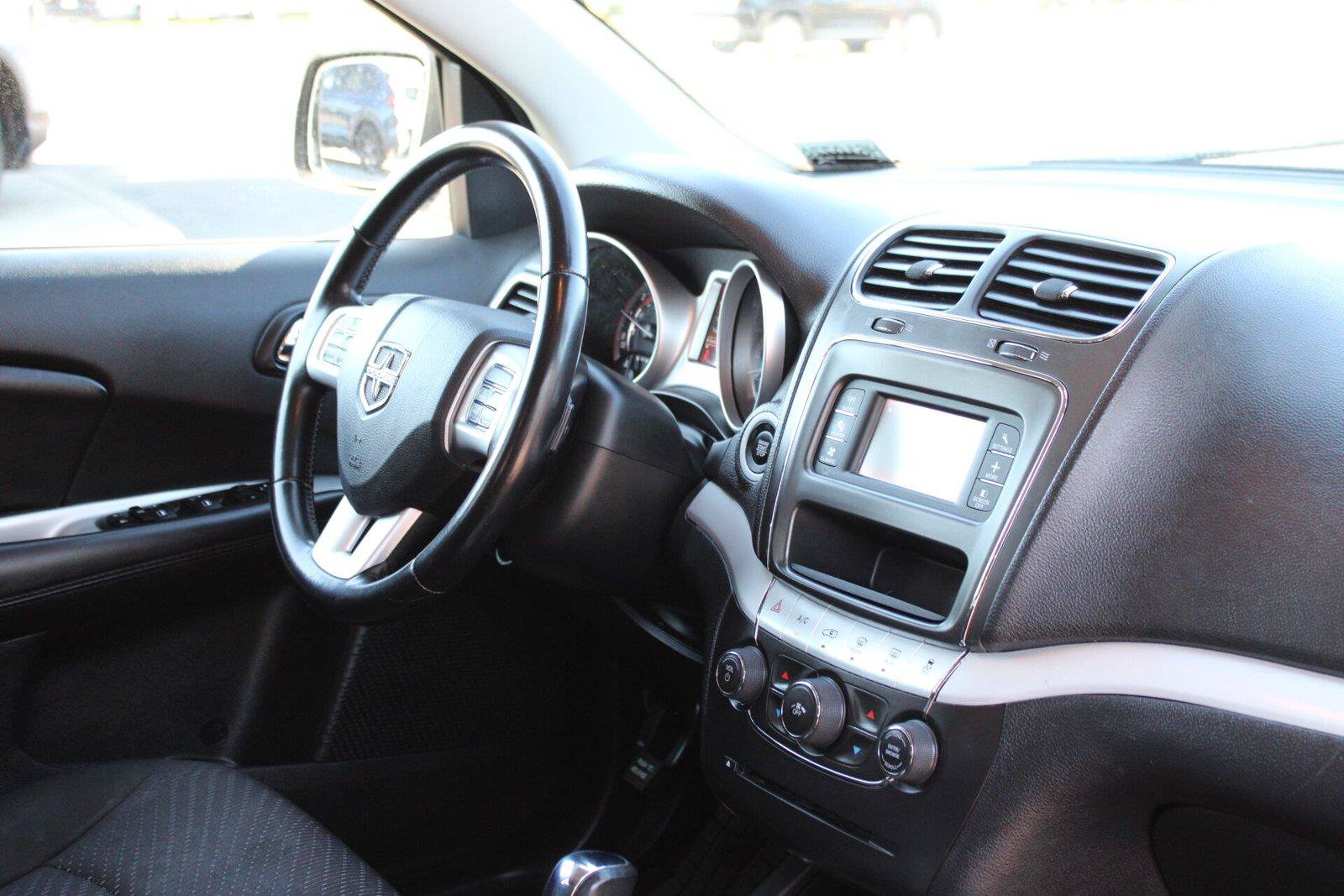 Used 2020 Dodge Journey SE w/ SE Popular Equipment Group FWD image 13