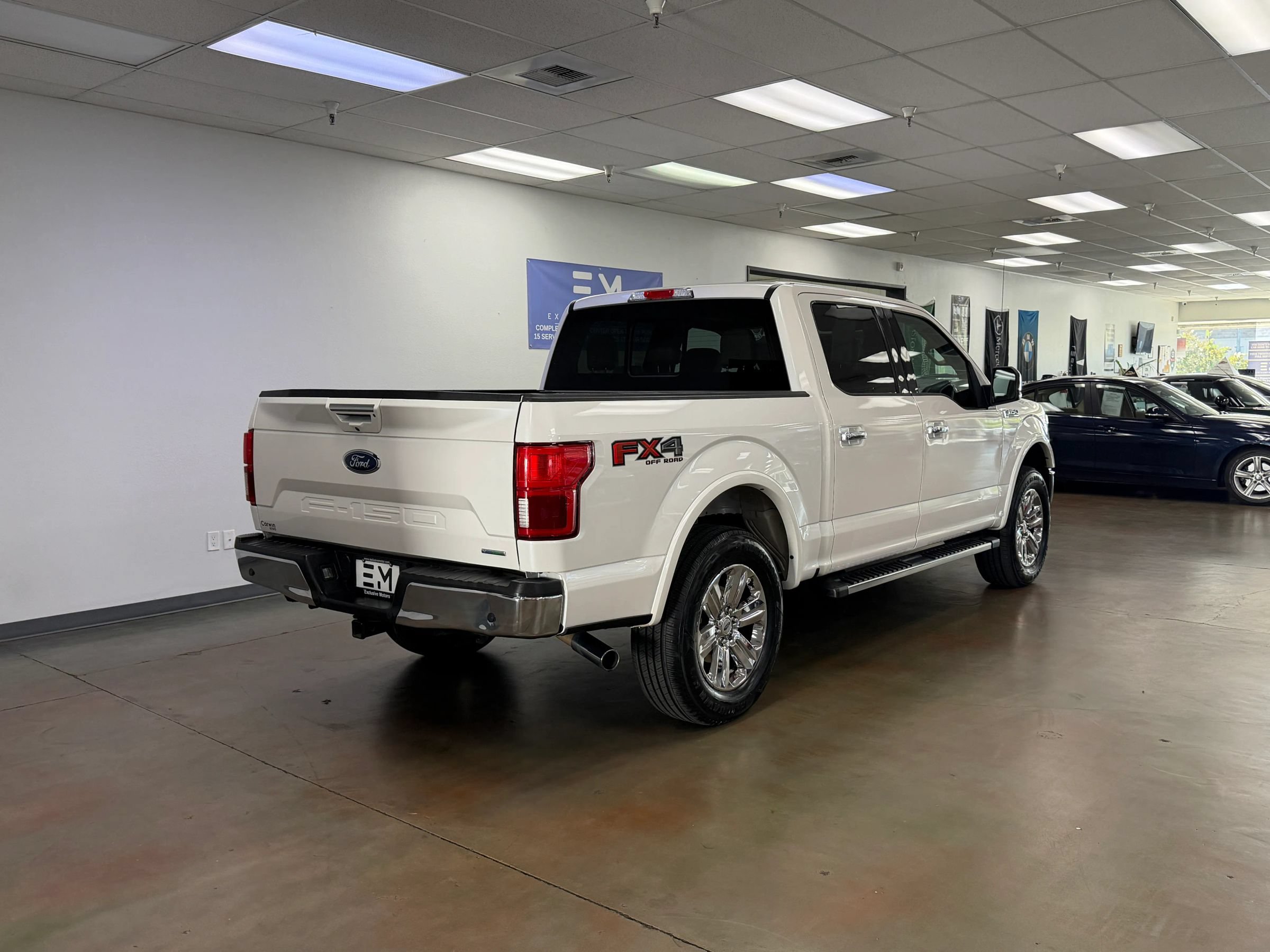 Used 2019 Ford F150 Lariat w/ Equipment Group 502A Luxury AWD/4WD image 9