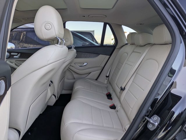 Used 2019 Mercedes-Benz GLC 300 4MATIC image 14